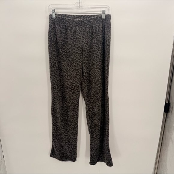 Gilligan & O’Malley NWOT Leopard Print Pajama Set Button Front Size Small Medium - Picture 5 of 16